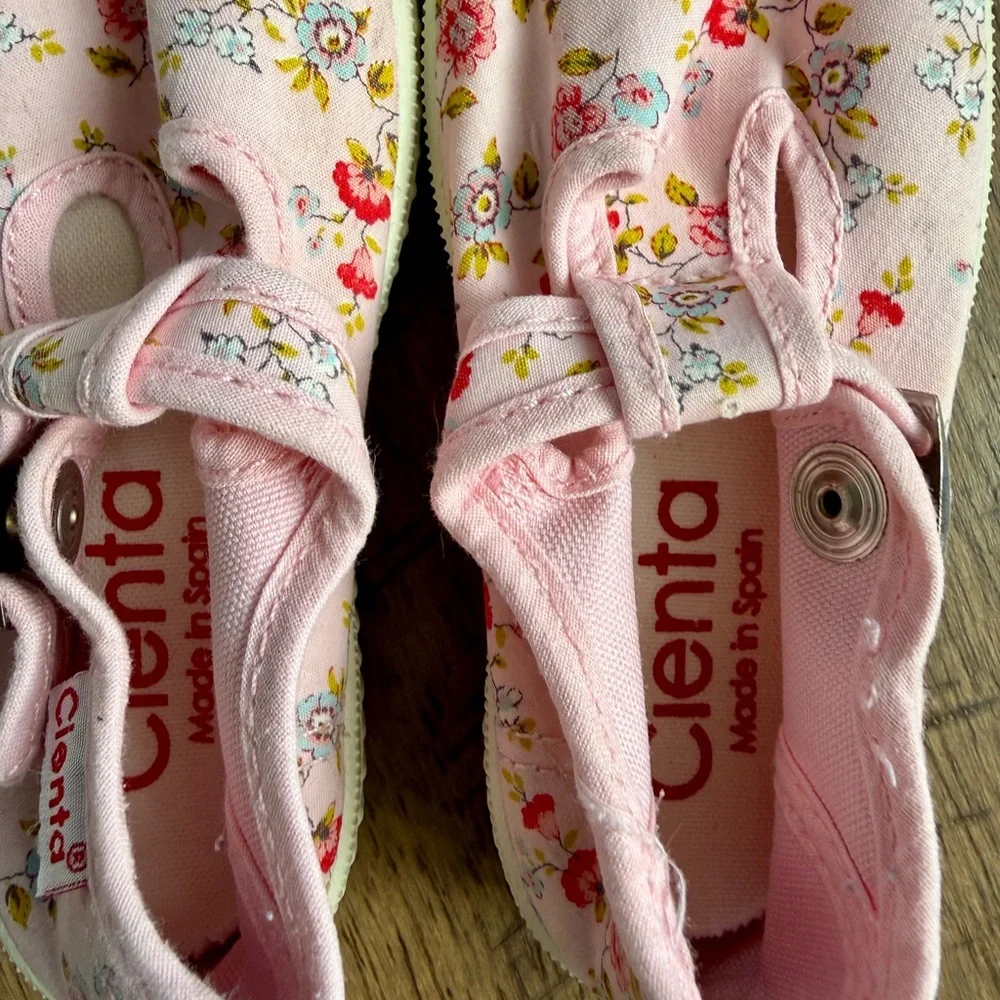 Cienta Kids' Floral Canvas Shoes - Multicolor and Pink